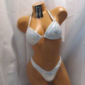 NWT NPC WELLNESS COMPETITION BIKINI SUIT SILVER 32B CUP SMALL BOTTOMS